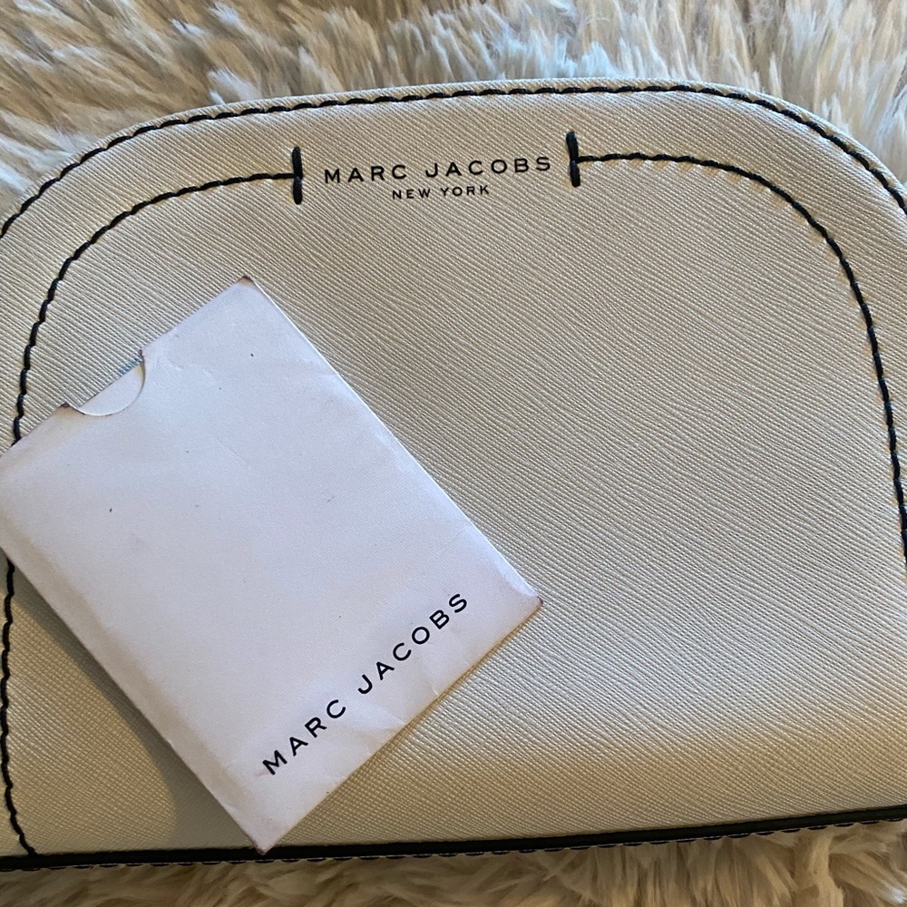Marc Jacobs color block white and gray playback crossbody.